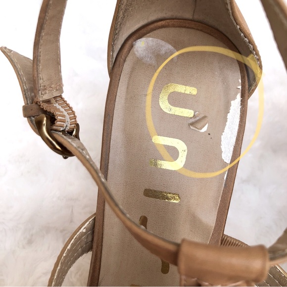 Unisa women’s Tan and Gold Sandals with Kitten Heel Sz 9 M - Picture 4 of 8